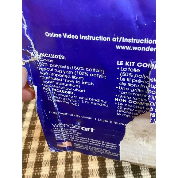 Caron Wonderart Latch Hook Kit 24"X34" Lab Puppies #426166 Vintage New In Box - Picture 8 of 14